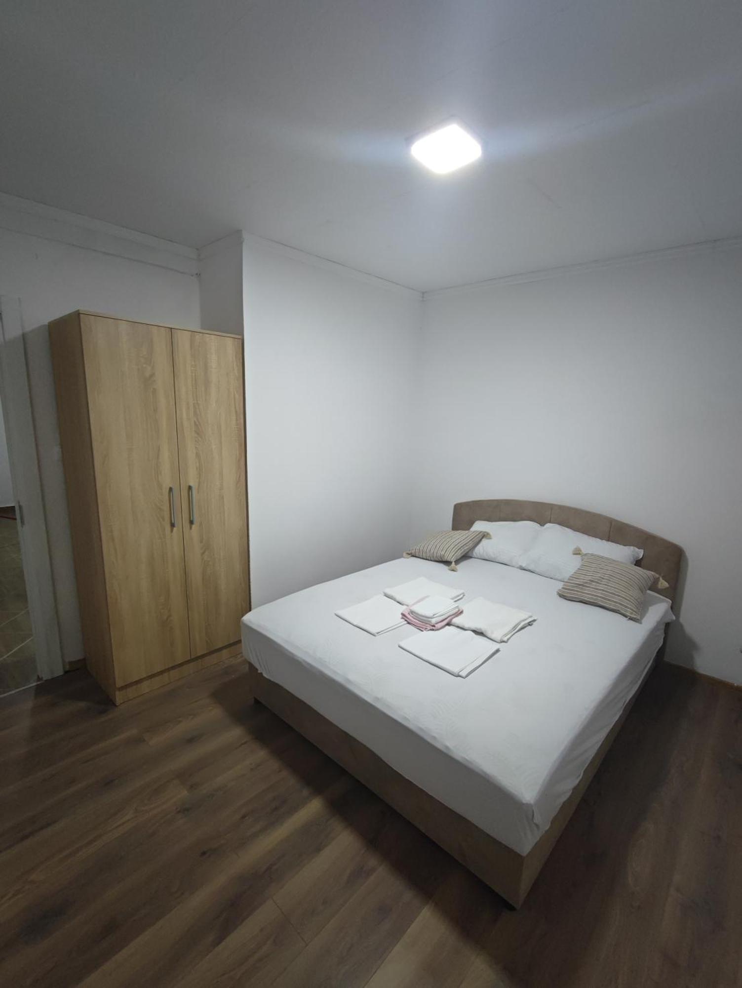 Hidden Villa Apartments Kotor Luaran gambar